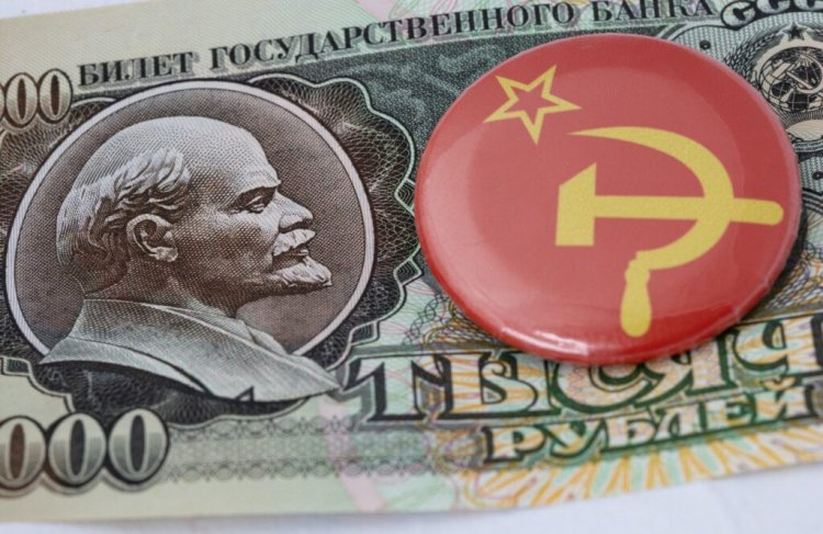 From America Vs The Soviet Union… To America = The Soviet Union